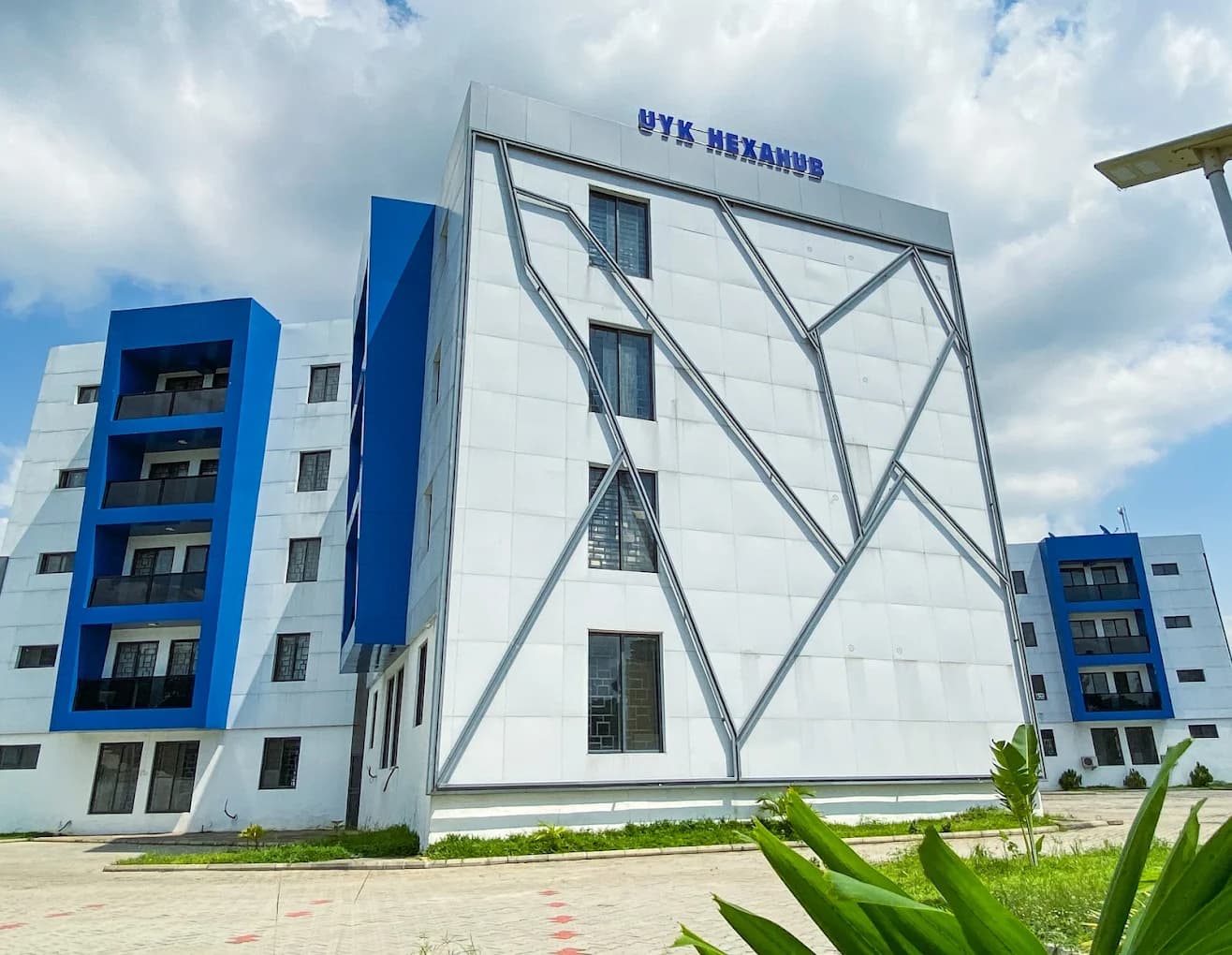 UYK Hexahub Offices (Suite A0)